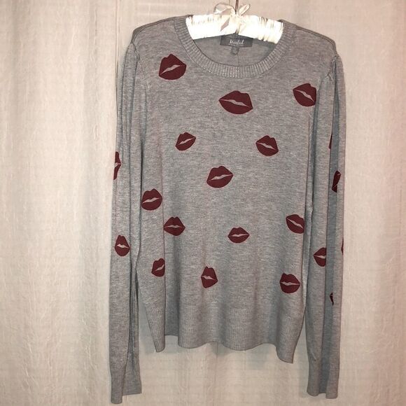 Marled Sweaters - Marled XL Gray with Red Kisses Valentines Sweetheart Crewneck Sweater
